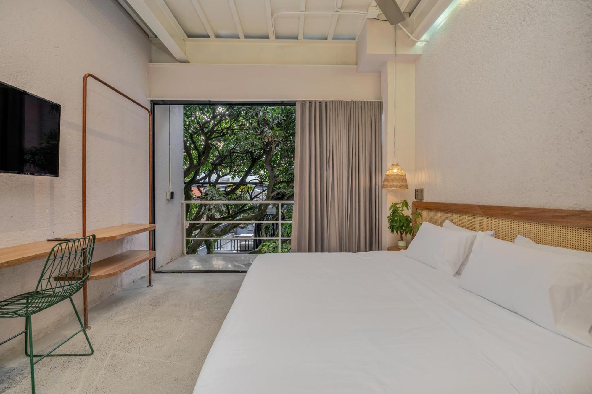 Botanica Casa Hotel Manila By Housy Host Medellín Esterno foto