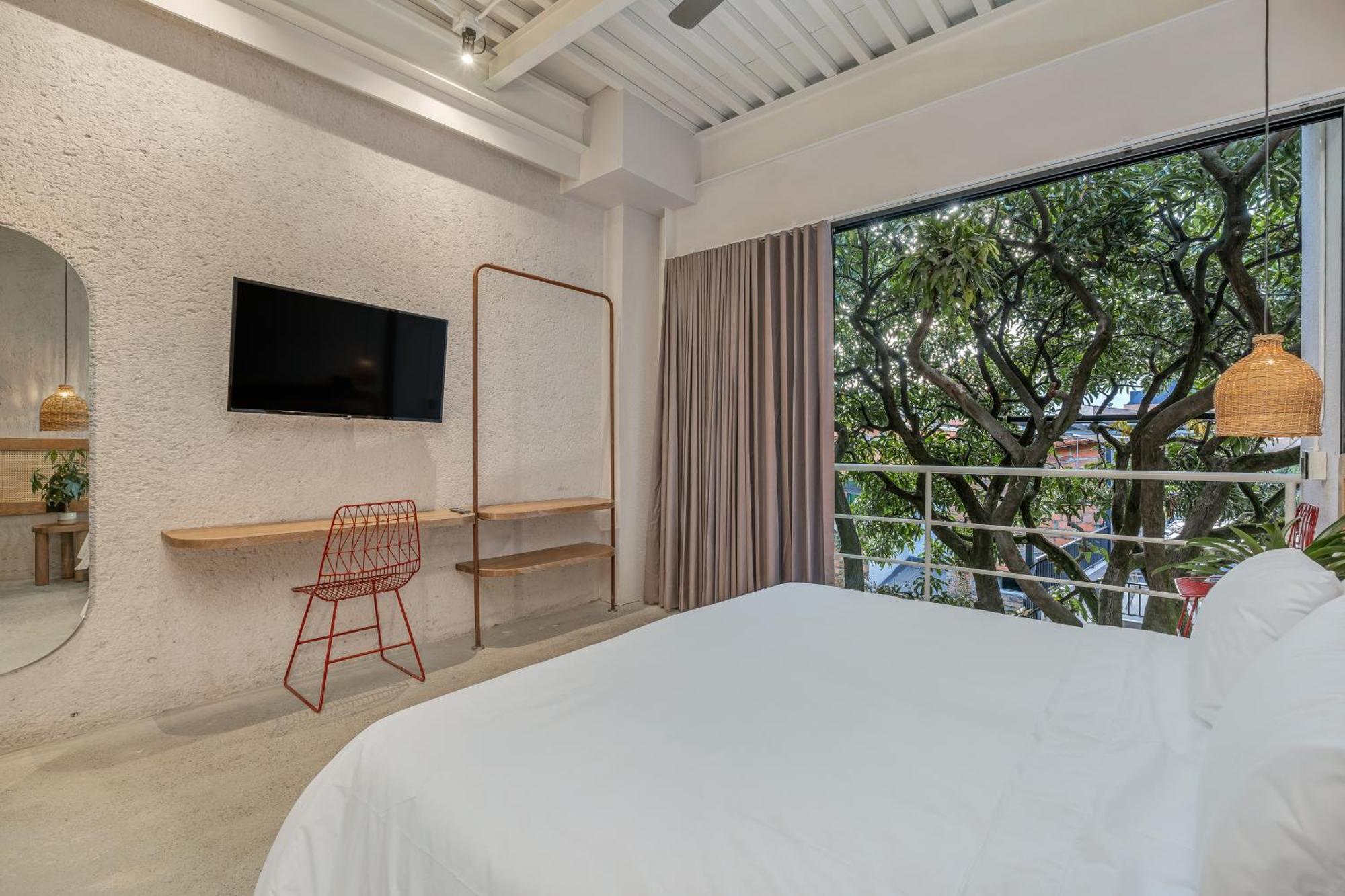 Botanica Casa Hotel Manila By Housy Host Medellín Esterno foto