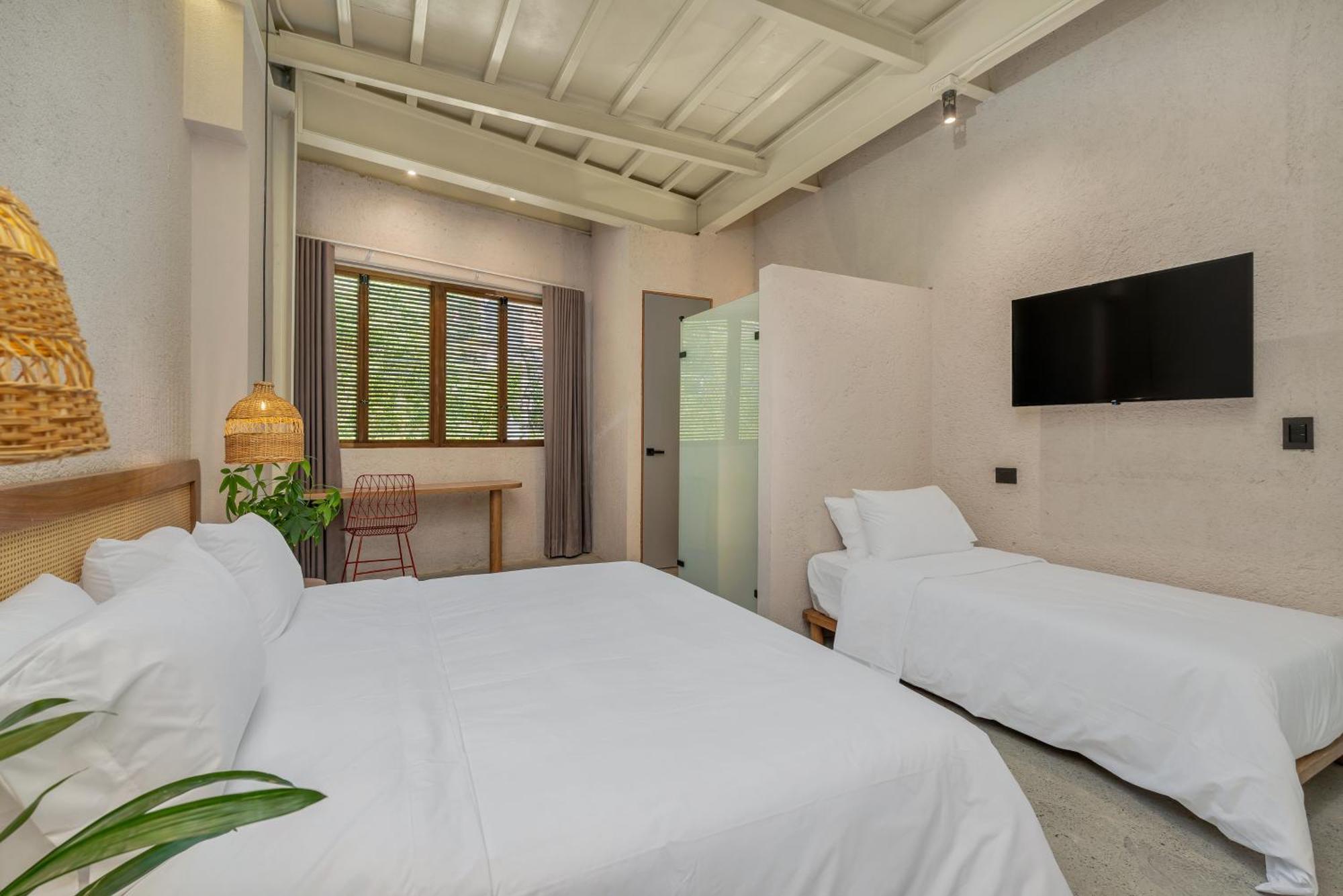 Botanica Casa Hotel Manila By Housy Host Medellín Esterno foto